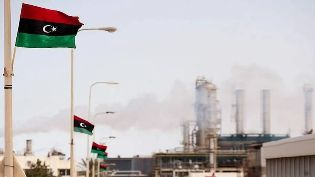 عمرو أديب يعلق على أنباء استيراد مصر للنفط من ليبيا دون مقابل